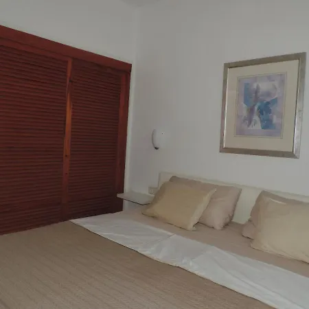 Apartment-hotel Altamira Адехе