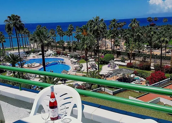 Apartment-hotel Altamira Апартаменти *